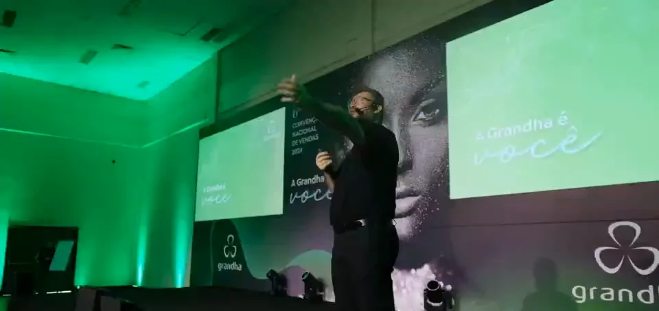 Palco da convenção dos 25 anos da Grandha